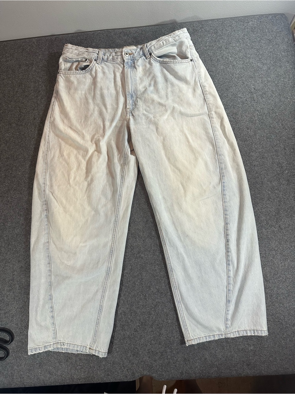 Zara Women's Light Blue Barrel Jeans